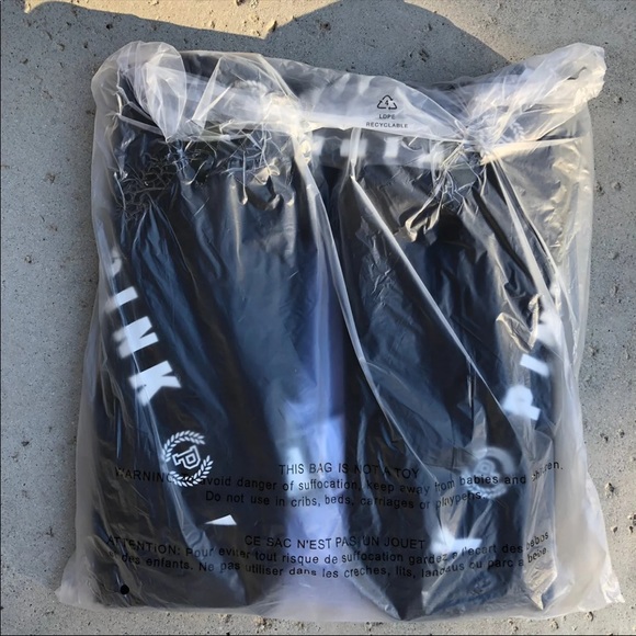 New Victoria Secret PINK Duffle Bag Black - Picture 2 of 3